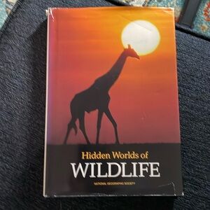 Hidden Worlds of Wildlife by National Geographic